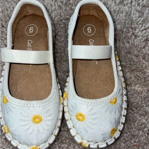 Cat & Jack White Mary Jane Shoes with Yellow Daisy Embroidery